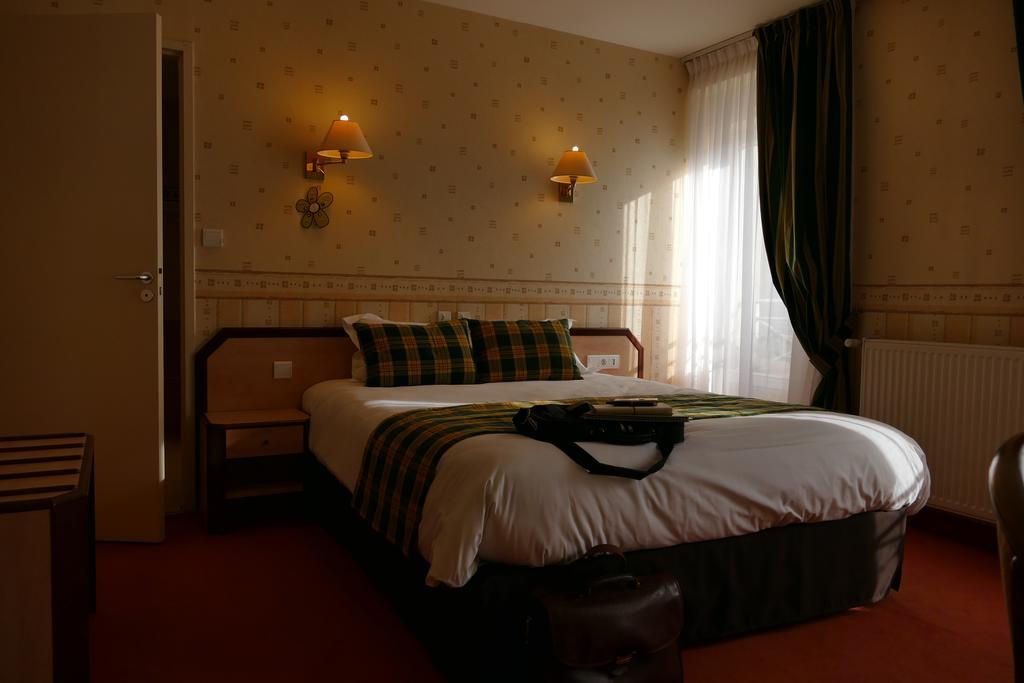 Logis Hotels Le Champalud Restaurant La Citadelle Oree-d'Anjou ห้อง รูปภาพ