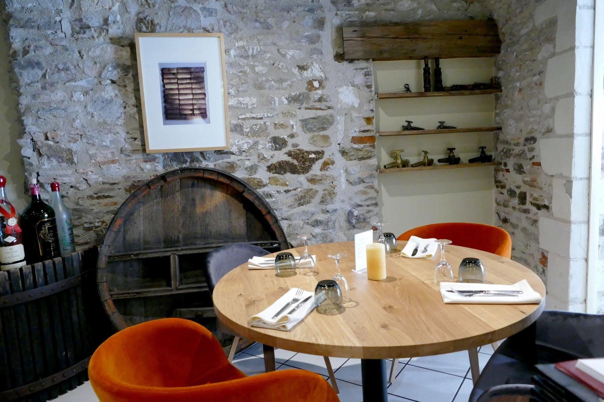 Logis Hotels Le Champalud Restaurant La Citadelle Oree-d'Anjou ภายนอก รูปภาพ